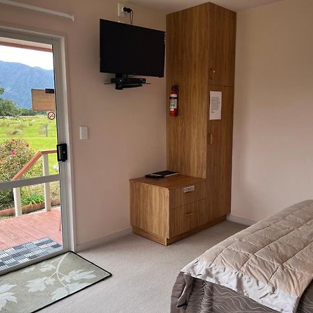 Carrickfergus Cottage Unit 1 Harihari Luaran gambar